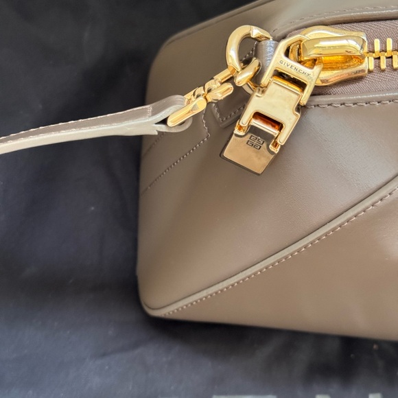 ****SOLD****Givenchy antigona - Picture 7 of 14